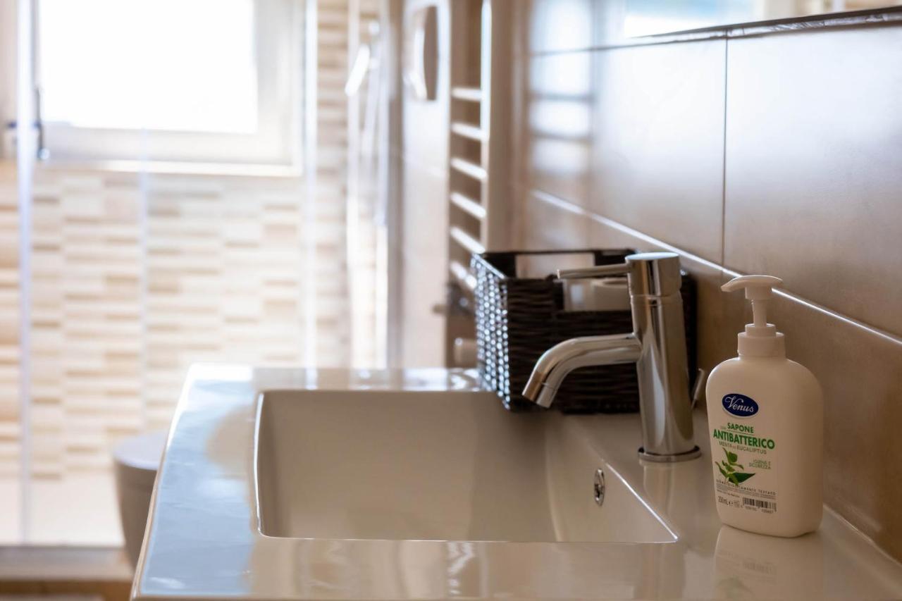Fix You Apartment Fco ฟิวมิชีโน ภายนอก รูปภาพ